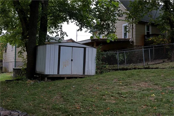 $221,000 | 202 Northeast 76th Terrace, Gladstone, MO 64118