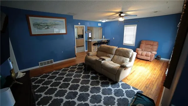$221,000 | 202 Northeast 76th Terrace, Gladstone, MO 64118