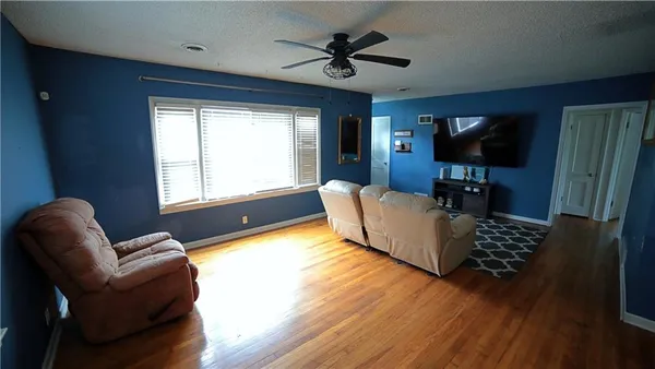 $221,000 | 202 Northeast 76th Terrace, Gladstone, MO 64118