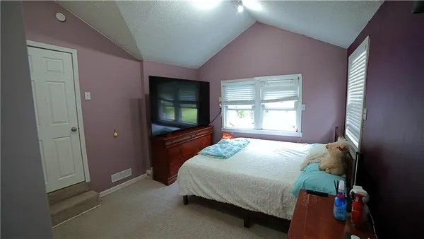 $221,000 | 202 Northeast 76th Terrace, Gladstone, MO 64118