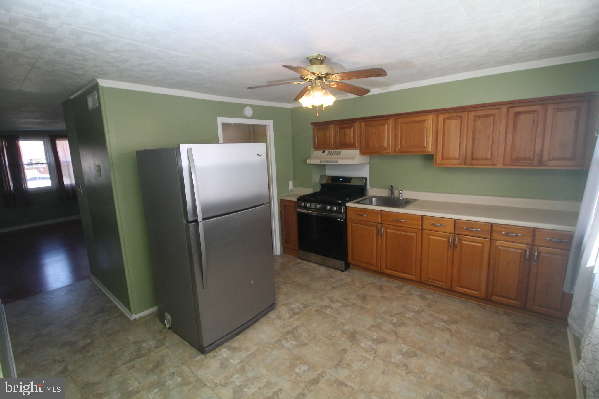 2705 Norfen Road Halethorpe, MD 21227 - Photo 9 of 19 kitchen/dinette
