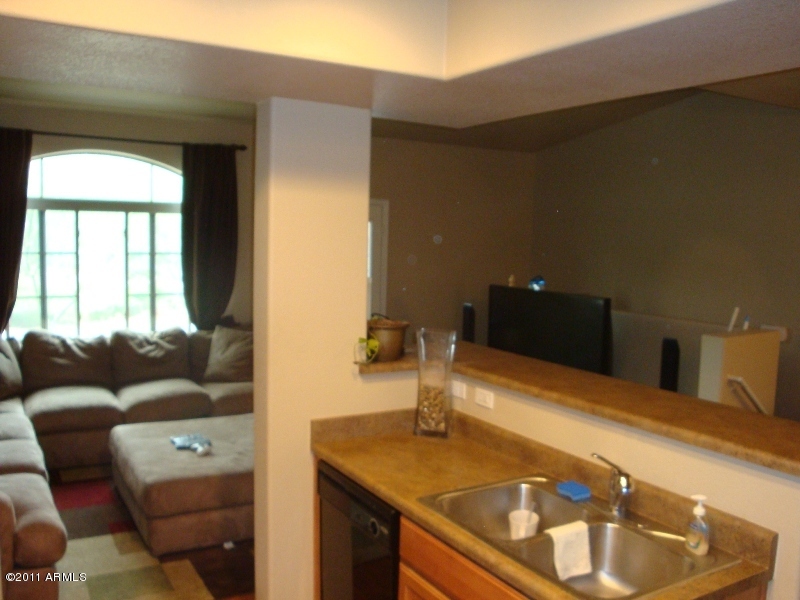 280 South Evergreen Road, Unit 1236 Tempe, AZ 85288 - Photo 4 of 12 Kitchen