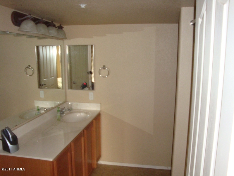 280 South Evergreen Road, Unit 1236 Tempe, AZ 85288 - Photo 8 of 12 Downstairs Master Bath