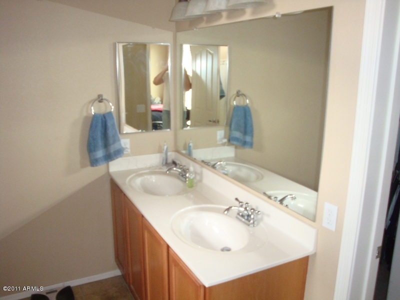 280 South Evergreen Road, Unit 1236 Tempe, AZ 85288 - Photo 9 of 12 Upstairs Master Bath