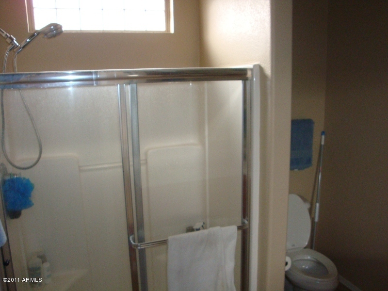 280 South Evergreen Road, Unit 1236 Tempe, AZ 85288 - Photo 10 of 12 Upstairs master Bath 2