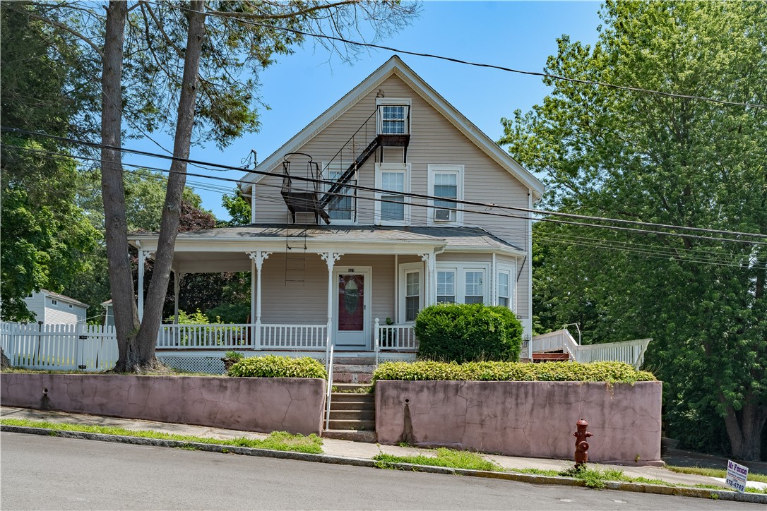 507 Summer Street Woonsocket, RI 02895 - Photo 4 of 38