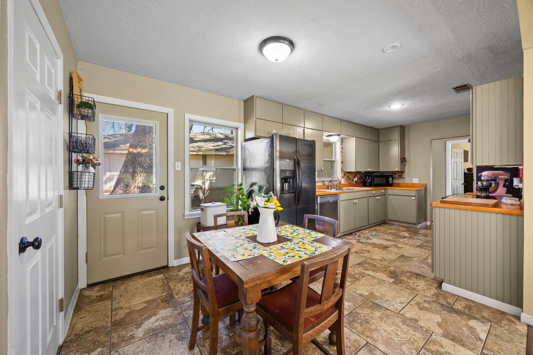 102 North Street Columbus, TX 78934 - Photo 7 of 25