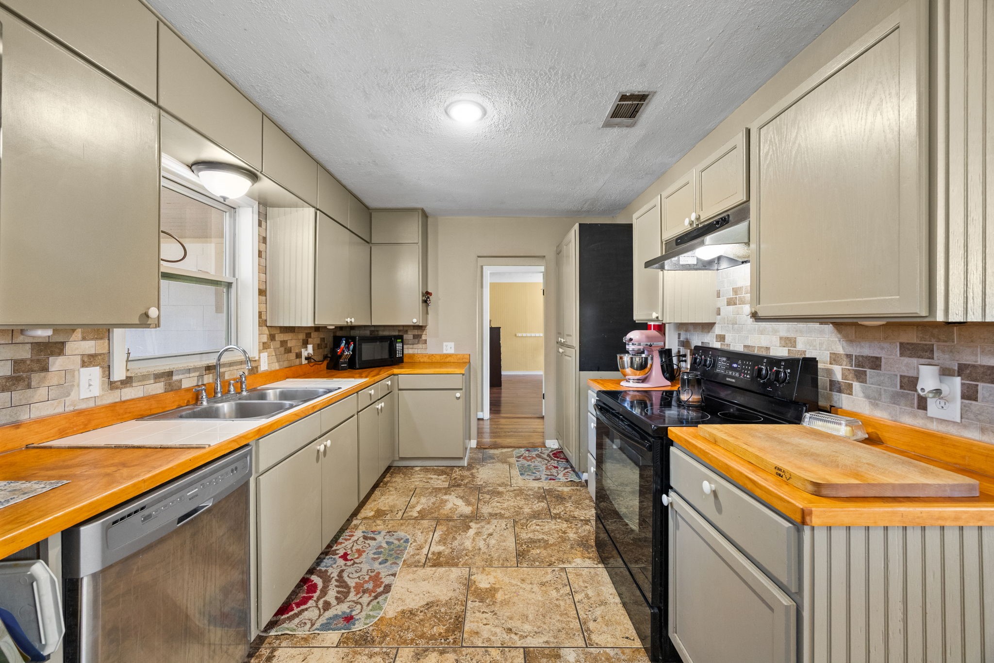 102 North Street Columbus, TX 78934 - Photo 8 of 25