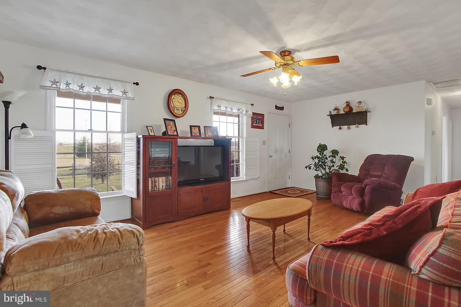 3597 West Canal Road Dover, PA 17315 - Photo 4 of 27 Gallery Image 4