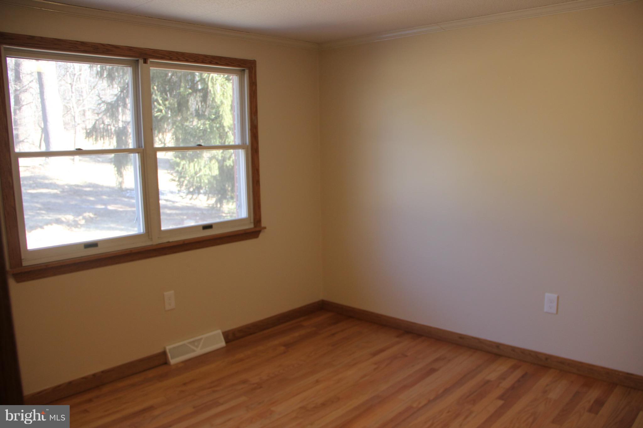 904 Hoffmaster Road Knoxville, MD 21758 - Photo 15 of 29 Second Bedroom