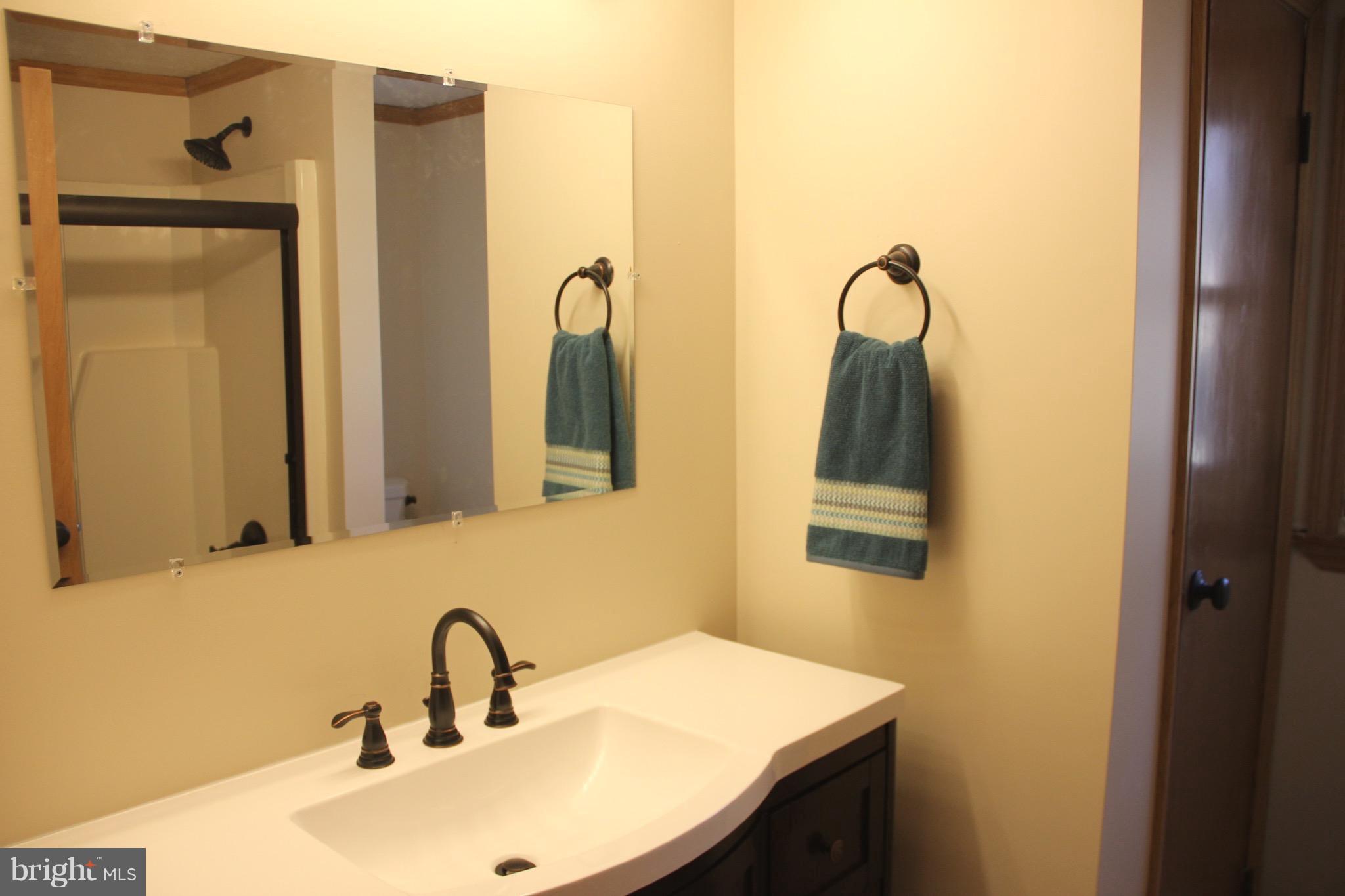 904 Hoffmaster Road Knoxville, MD 21758 - Photo 17 of 29 Hall Bath