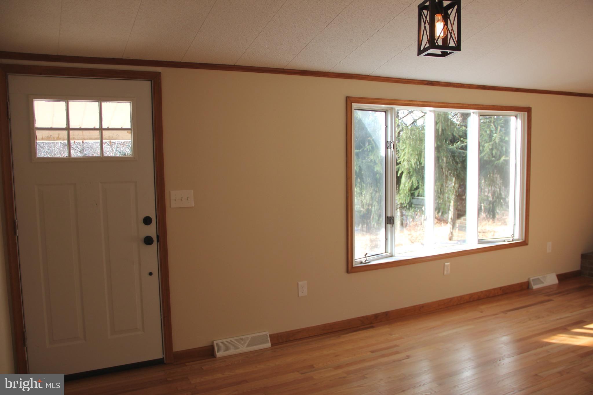 904 Hoffmaster Road Knoxville, MD 21758 - Photo 7 of 29 Interior (General)