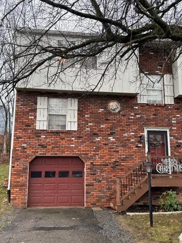 $235,000 | 1001 Timberglen Drive, Imperial, PA 15126