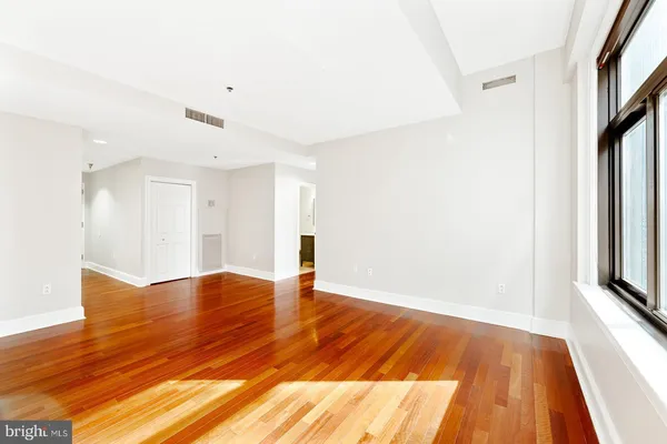$349,900 | 1500 Chestnut Street, Unit 19F, Philadelphia, PA 19102