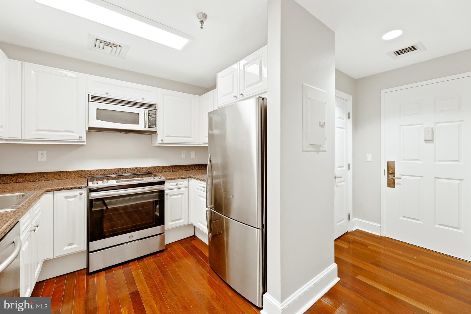 1500 Chestnut Street, Unit 19F Philadelphia, PA 19102 - Photo 16 of 33