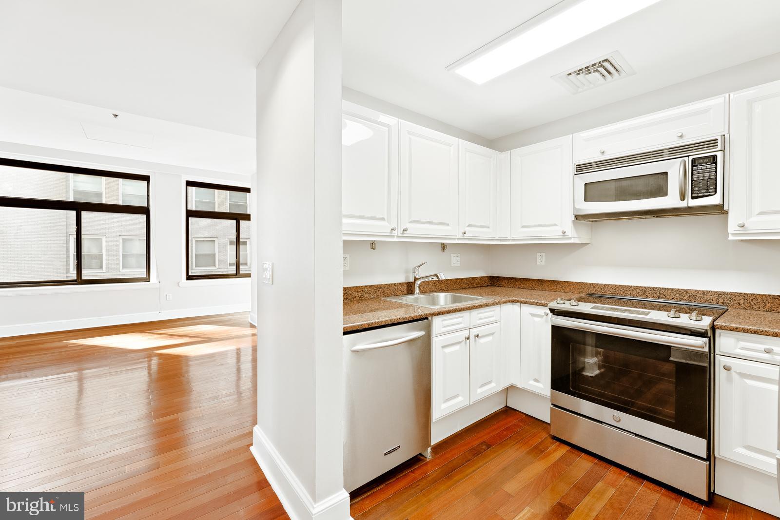 1500 Chestnut Street, Unit 19F Philadelphia, PA 19102 - Photo 17 of 33
