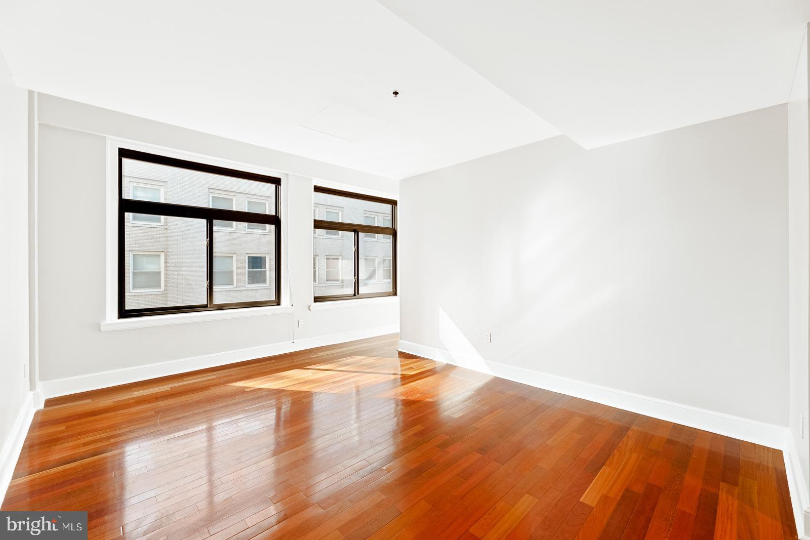 1500 Chestnut Street, Unit 19F Philadelphia, PA 19102 - Photo 10 of 33