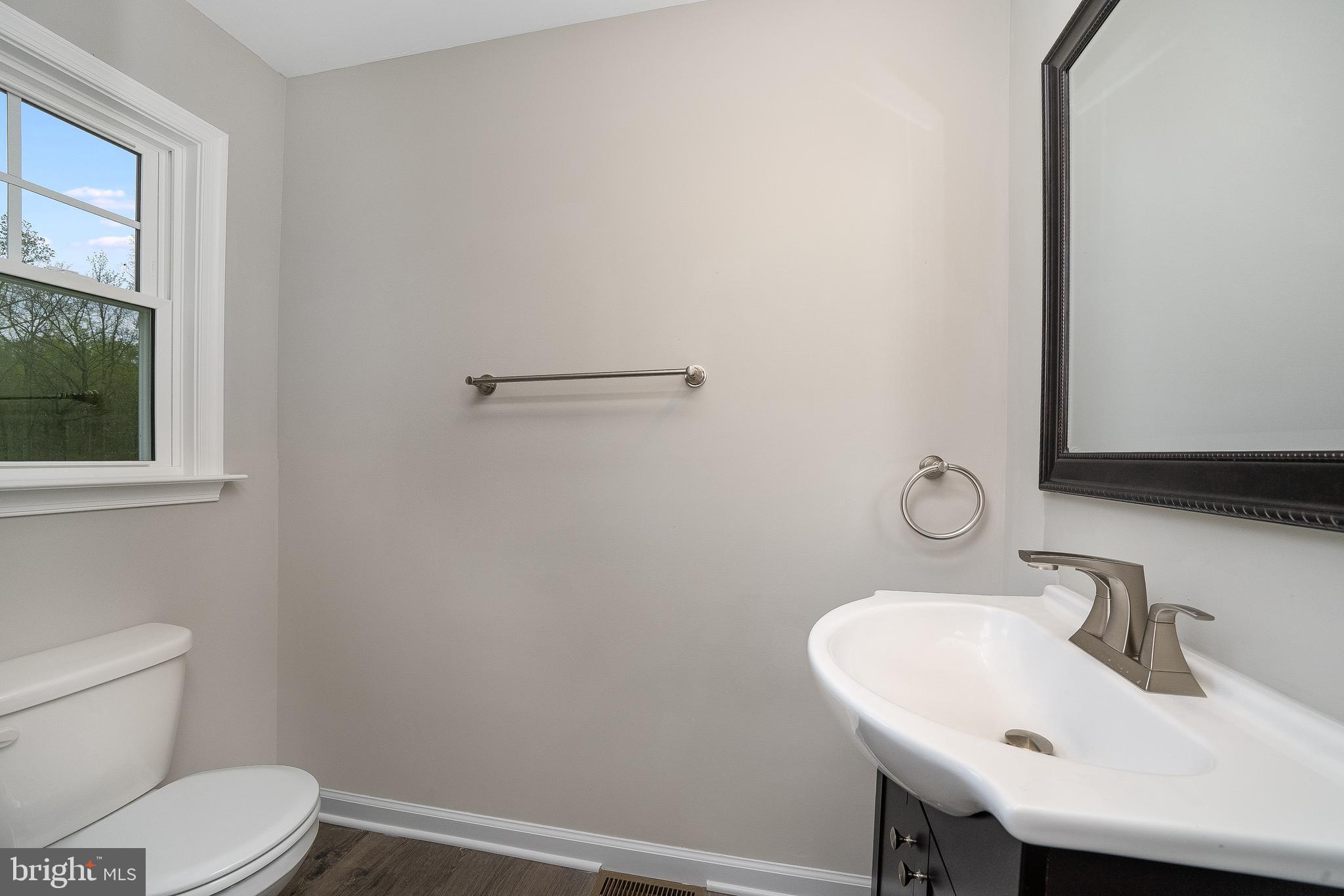 7601 Courthouse Road Spotsylvania, VA 22551 - Photo 9 of 25 First Floor Half Bath