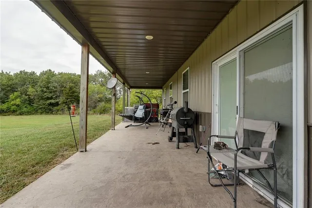 $749,000 | 114 Southwest 1451st Road, Holden, MO 64040