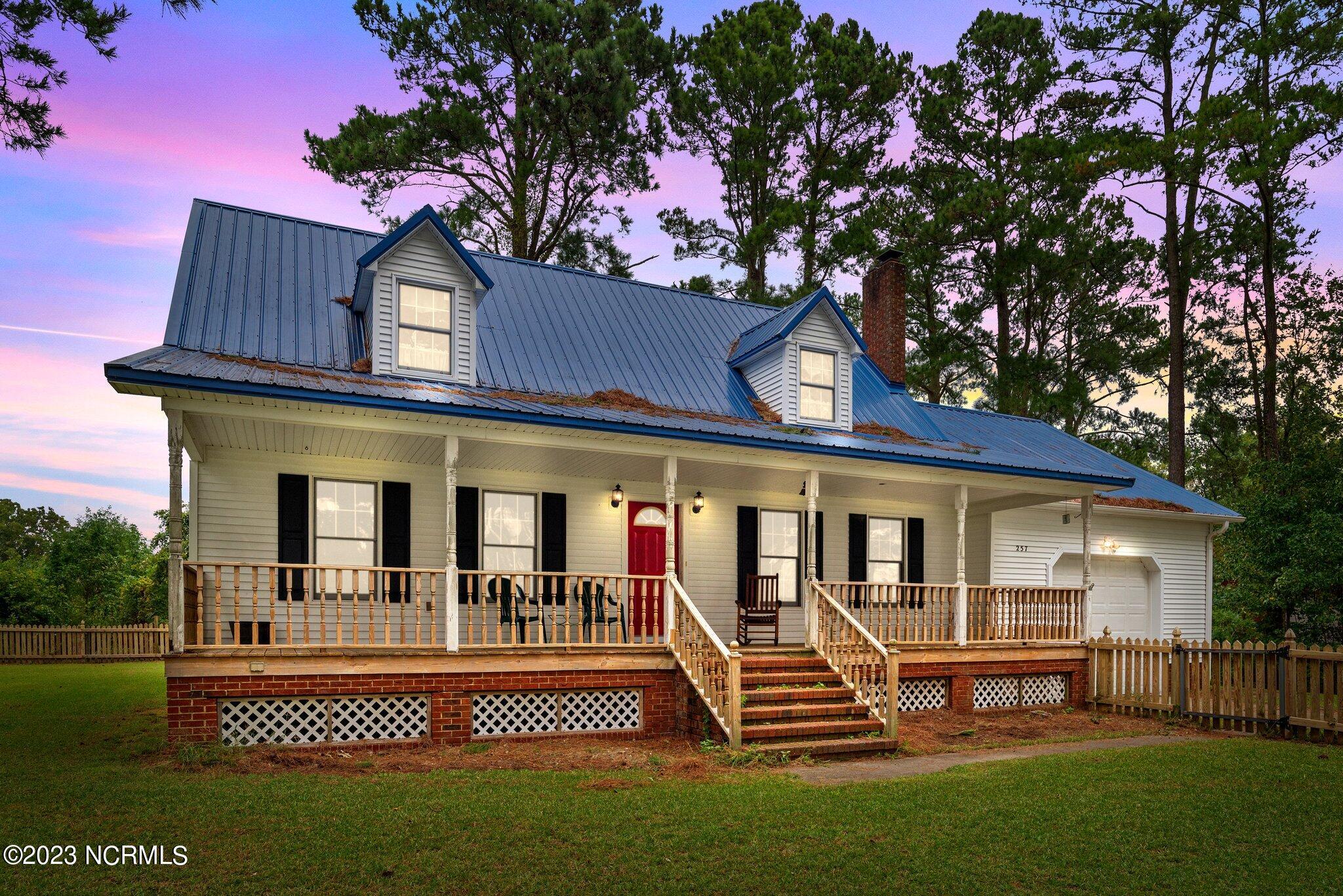 257 Pine Tree Path Bath, NC 27808 - Photo 1 of 34 Front of House