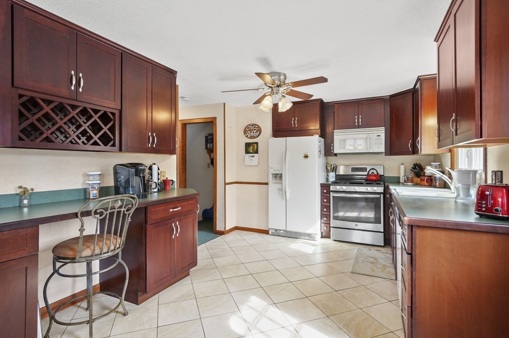 395 Providence Road, Unit 6 Grafton, MA 01560 - Photo 11 of 32 Gallery Image 11