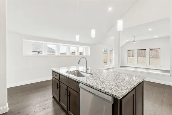 $440,000 | 5 Grouse Circle, Sanger, TX 76266