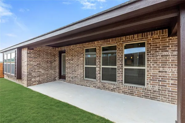 $440,000 | 5 Grouse Circle, Sanger, TX 76266