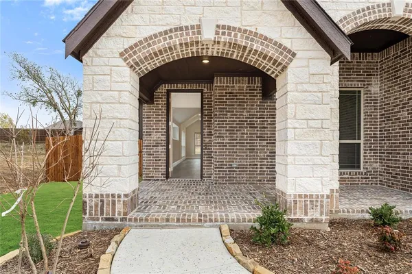 $440,000 | 5 Grouse Circle, Sanger, TX 76266