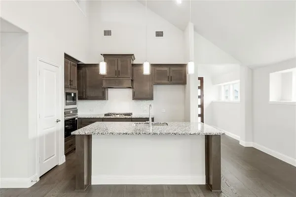 $440,000 | 5 Grouse Circle, Sanger, TX 76266