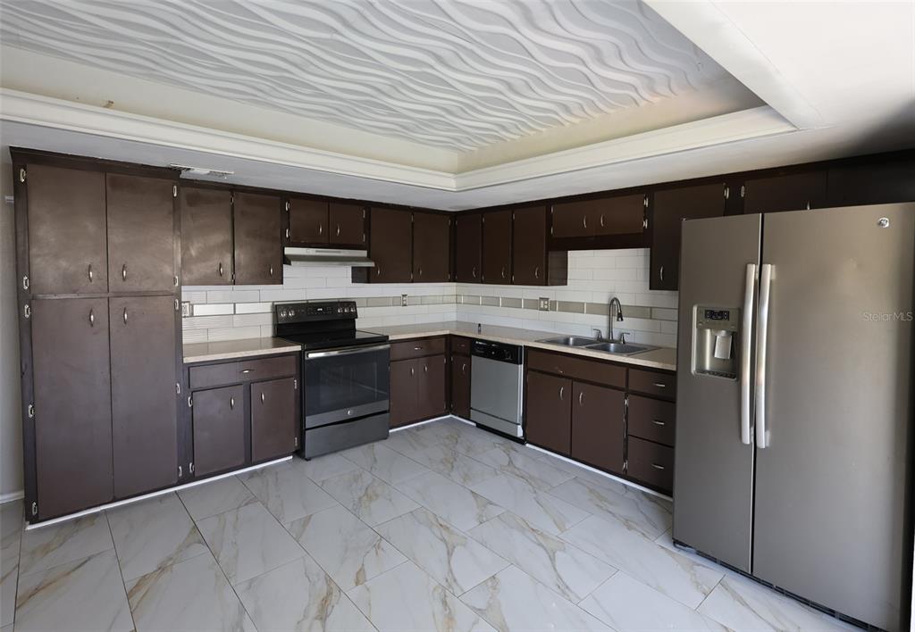 1423 Maple Street Southwest Largo, FL 33770 - Photo 2 of 24 Gallery Image 2