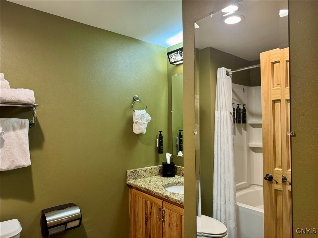 2177 Clute Road, Unit 523 AL Cortland, NY 13045 - Photo 13 of 19 1st floor bathroom