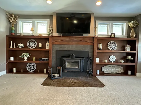 $865,000 | N9026 Hickory Point Road, Beaver Dam, WI 53916