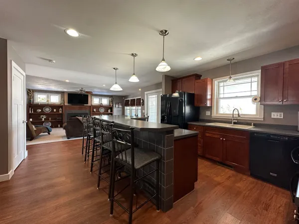 $865,000 | N9026 Hickory Point Road, Beaver Dam, WI 53916