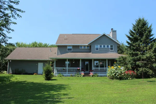 $850,000 | N9026 Hickory Point Road, Beaver Dam, WI 53916