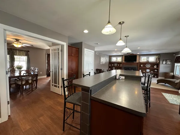 $865,000 | N9026 Hickory Point Road, Beaver Dam, WI 53916