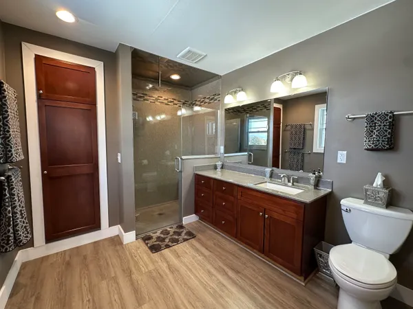 $865,000 | N9026 Hickory Point Road, Beaver Dam, WI 53916