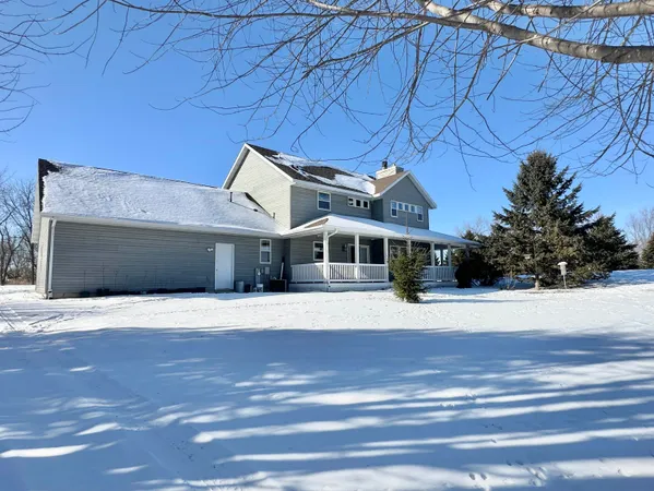 $865,000 | N9026 Hickory Point Road, Beaver Dam, WI 53916
