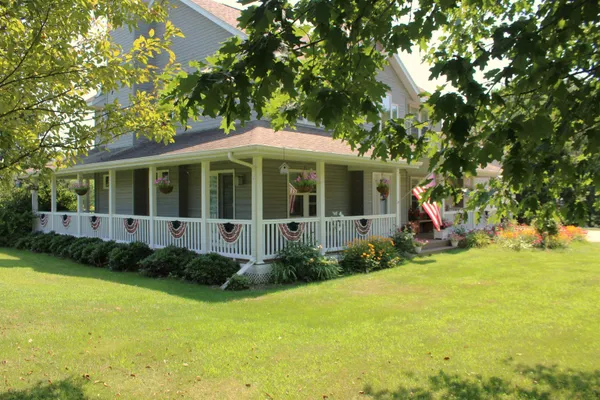 $850,000 | N9026 Hickory Point Road, Beaver Dam, WI 53916