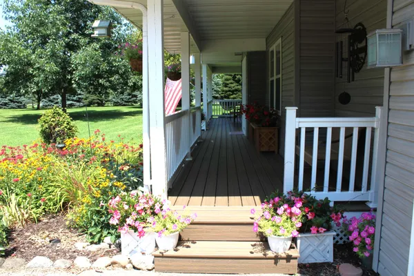 $865,000 | N9026 Hickory Point Road, Beaver Dam, WI 53916