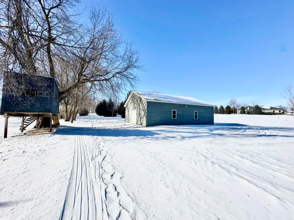 $865,000 | N9026 Hickory Point Road, Beaver Dam, WI 53916