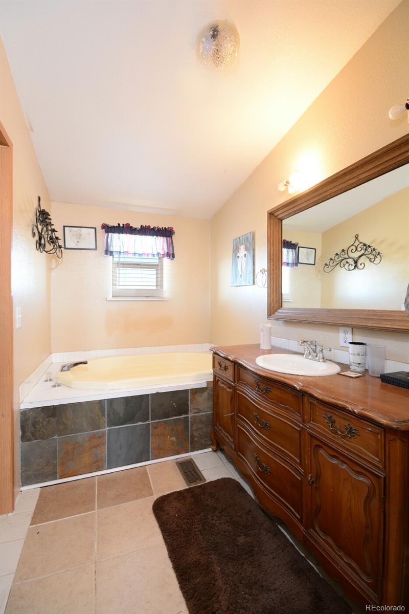 4680 Behrens Road Byers, CO 80103 - Photo 12 of 23 Gallery Image 12