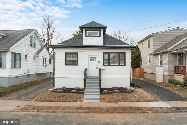 $350,000 | 131 Homecrest Avenue, Ewing, NJ 08638