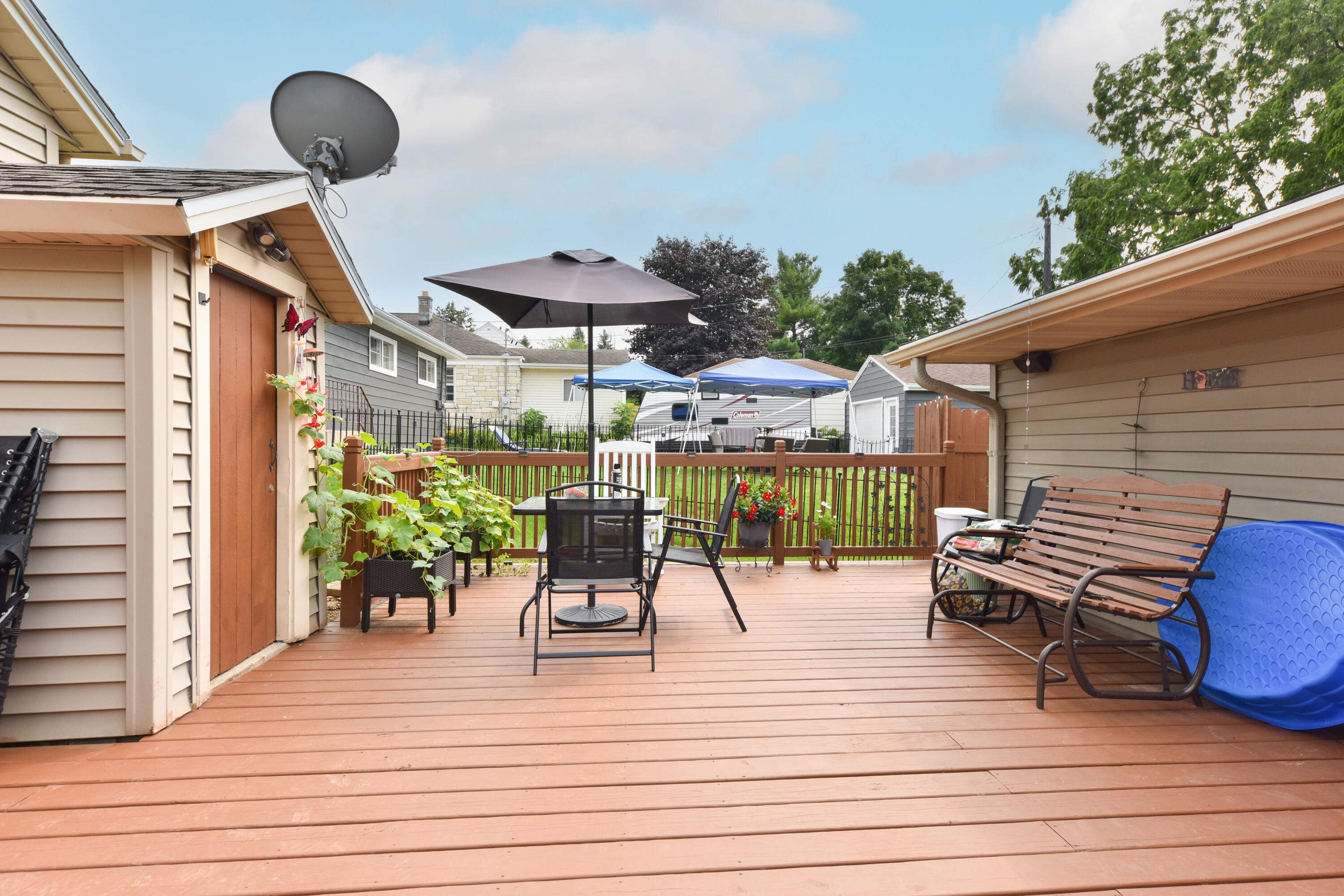 657 First Street Hartford, WI 53027 - Photo 23 of 28 Deck