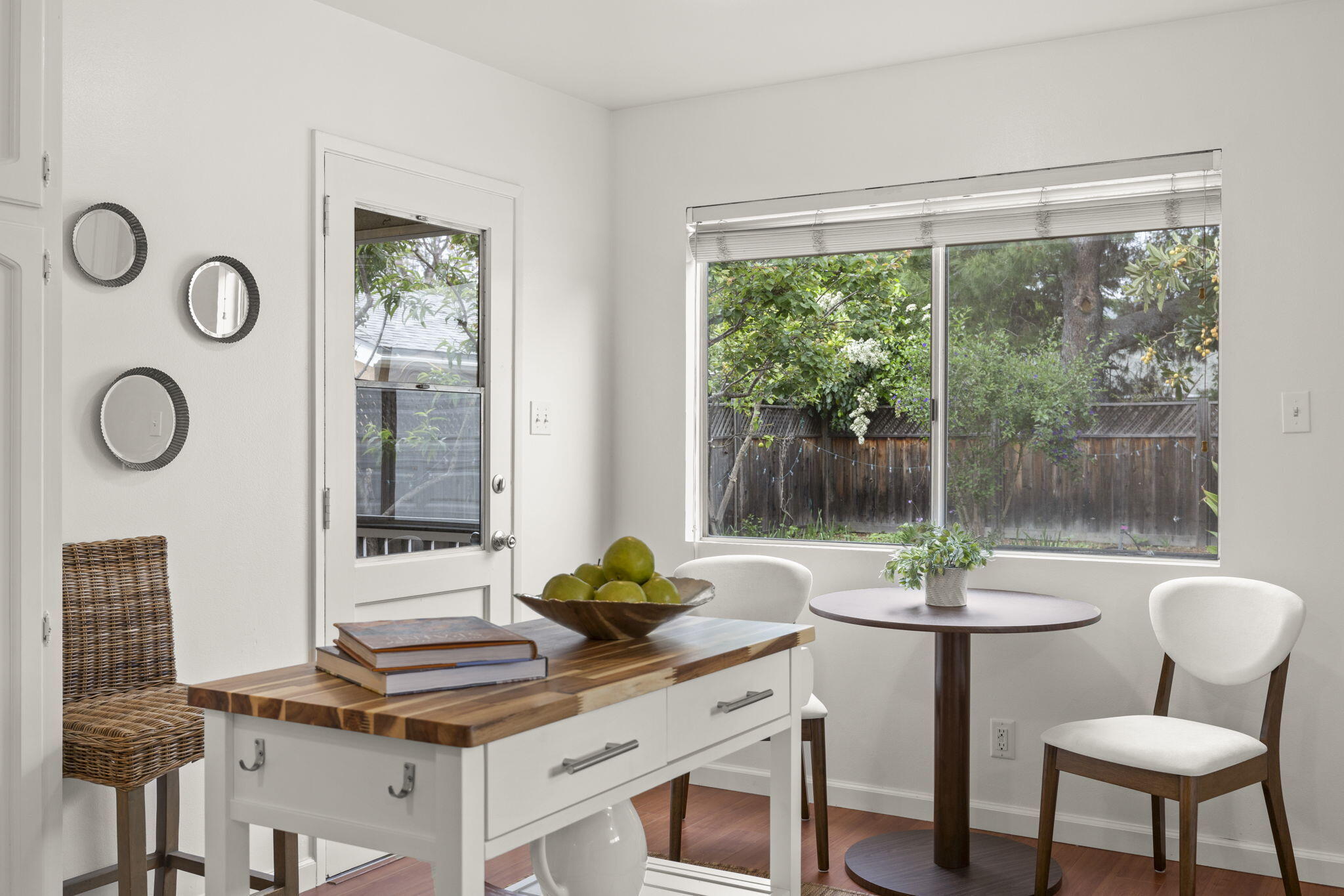 600 Good Hope Street Oak View, CA 93022 - Photo 11 of 26 14. Breakfast nook
