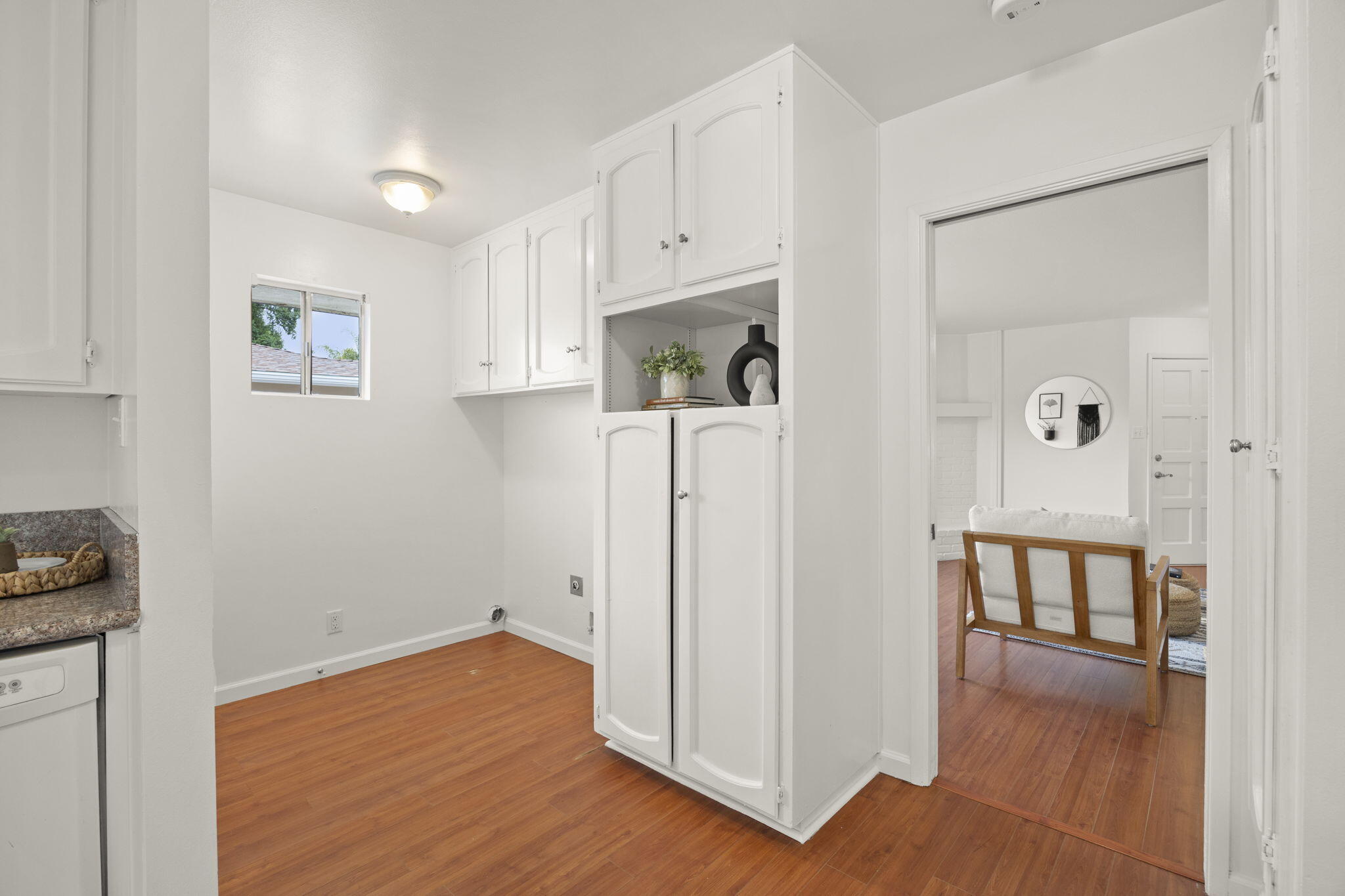 600 Good Hope Street Oak View, CA 93022 - Photo 12 of 26 15. Laundry area