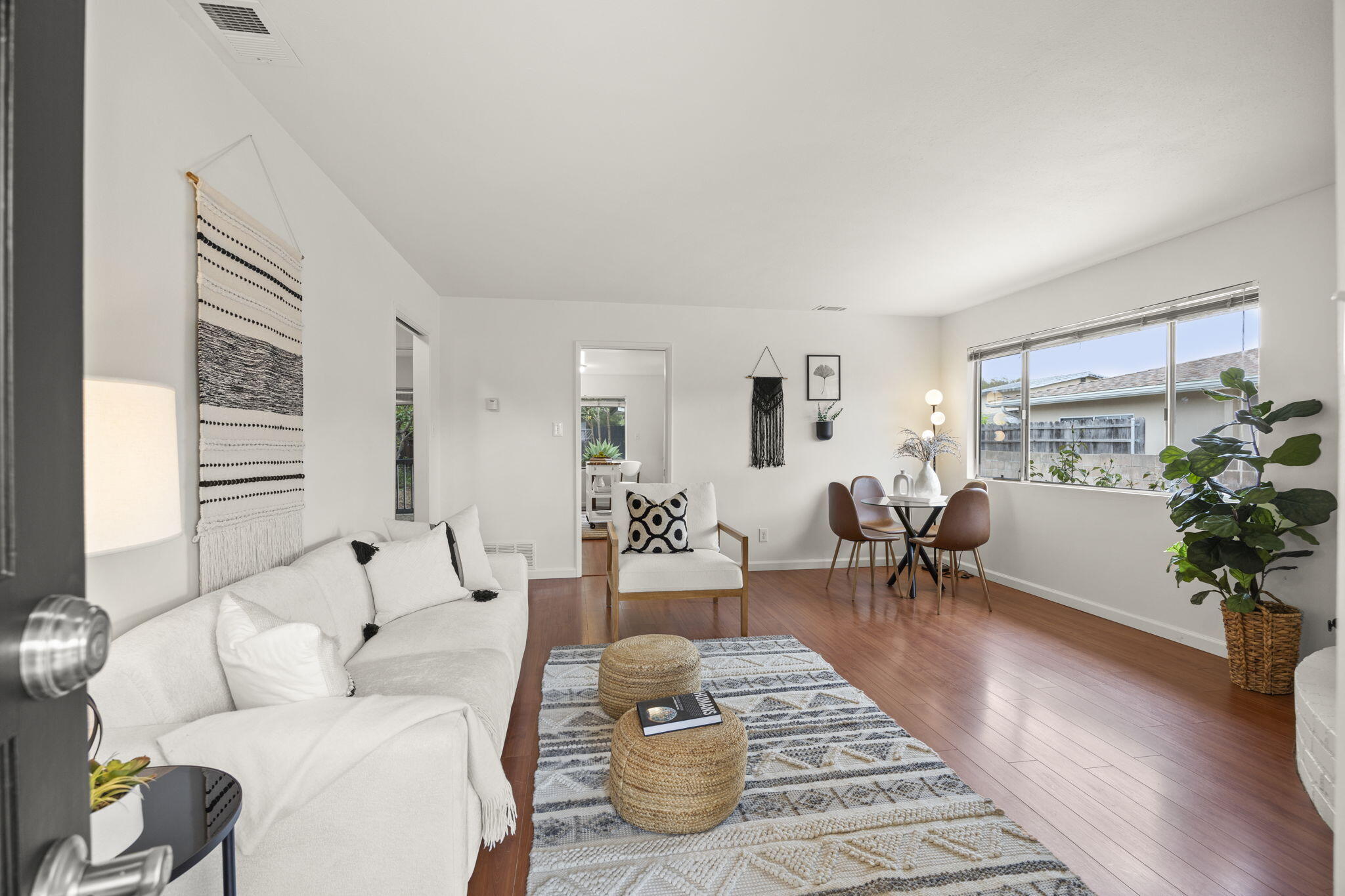 600 Good Hope Street Oak View, CA 93022 - Photo 3 of 26 6. Living room
