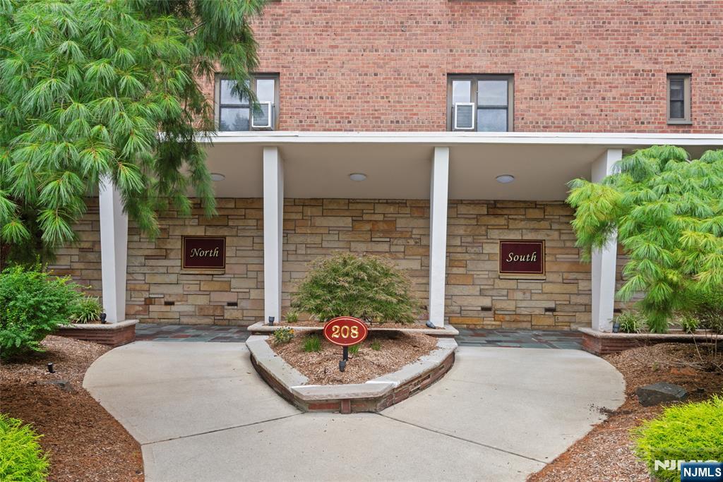 208 Anderson Street, Unit NF3 Hackensack, NJ 07601 - Photo 3 of 25 Gallery Image 3