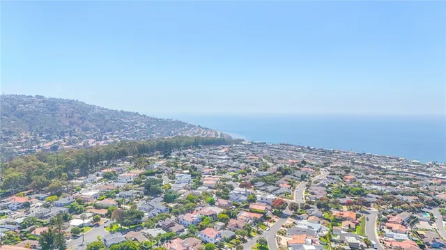 $2,299,900 | 204 VÃa Colusa, Redondo Beach, CA 90277