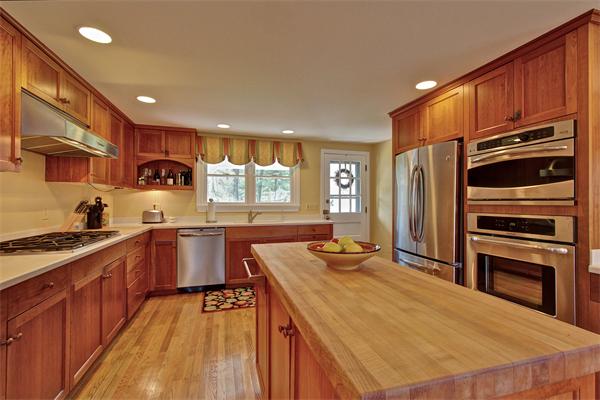 62 Russett Hill Road Sherborn, MA 01770 - Photo 9 of 30 Gallery Image 9