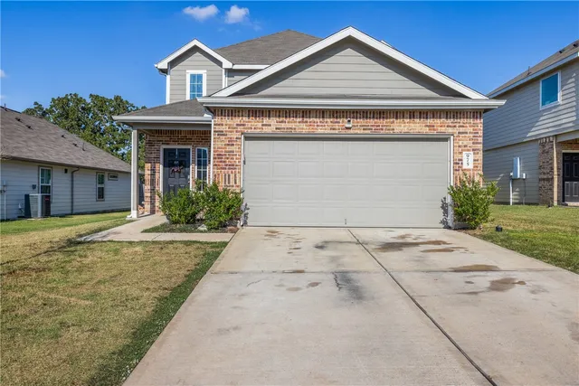 $299,899 | 975 Harper Lane, Bryan, TX 77803